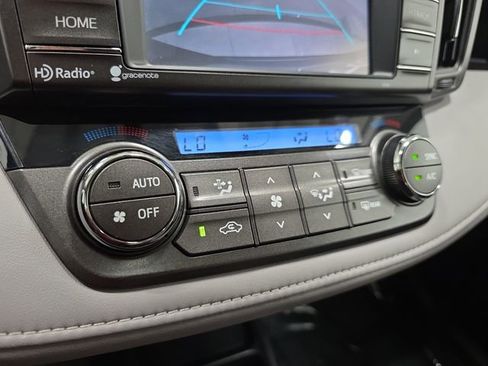 Used 2015 Toyota RAV4 XLE AWD/4WD image 22
