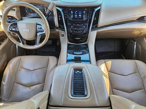 Used 2018 Cadillac Escalade ESV Platinum image 17