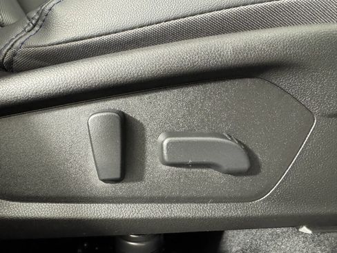 Used 2025 Subaru Forester Limited AWD/4WD image 39