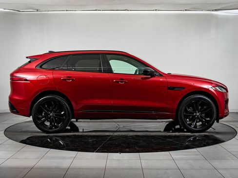 Used 2025 Jaguar F-PACE R-Dynamic S image 11