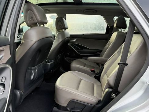 Used 2017 Hyundai Santa Fe Limited image 16