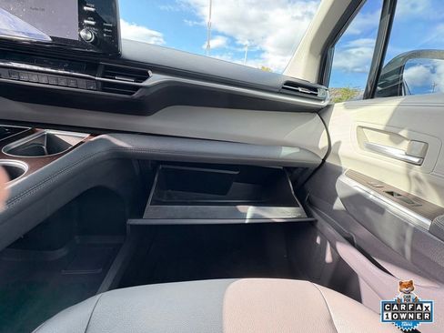 Used 2023 Toyota Sienna XLE AWD/4WD image 23