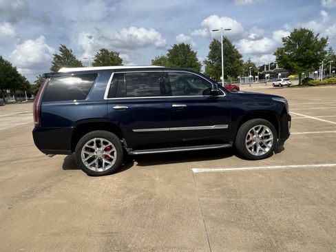 Used 2017 Cadillac Escalade Luxury RWD image 17