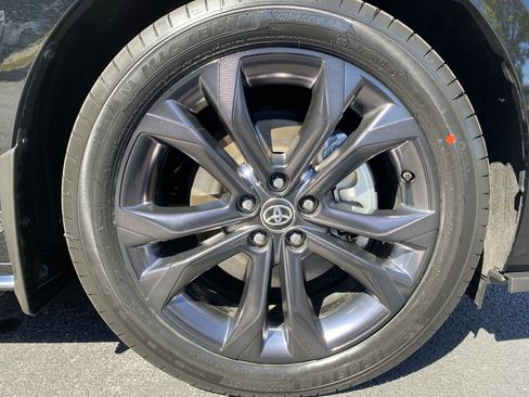 Used 2025 Toyota Sienna XSE image 40