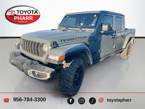 Used 2025 Jeep Gladiator Sport AWD/4WD image 1