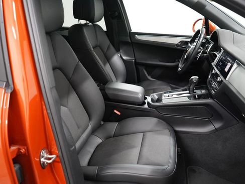 Used 2023 Porsche Macan AWD/4WD image 34