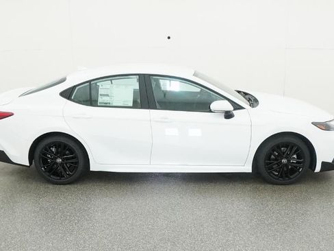 New 2026 Toyota Camry SE FWD image 11