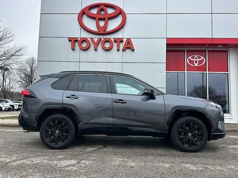 Certified 2022 Toyota RAV4 XSE w/ XSE Grade Weather Package image 6