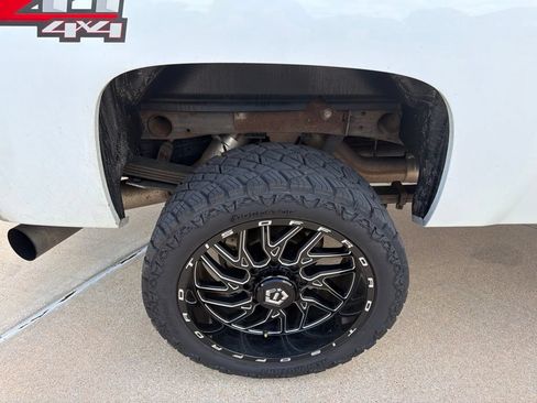 Used 2014 Chevrolet Silverado 2500 LTZ w/ LTZ Plus Package AWD/4WD image 7