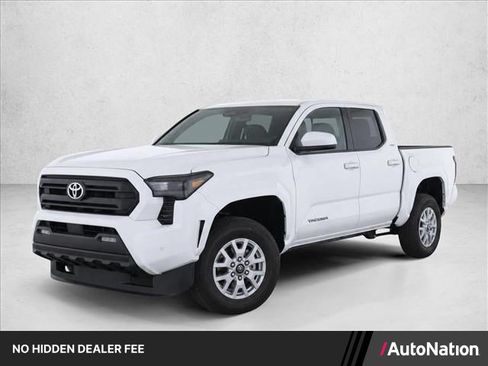 Certified 2025 Toyota Tacoma SR5 AWD/4WD image 1