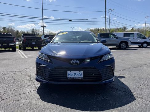 Used 2023 Toyota Camry LE AWD/4WD image 10