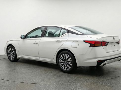 Used 2025 Nissan Altima 2.5 SV image 6