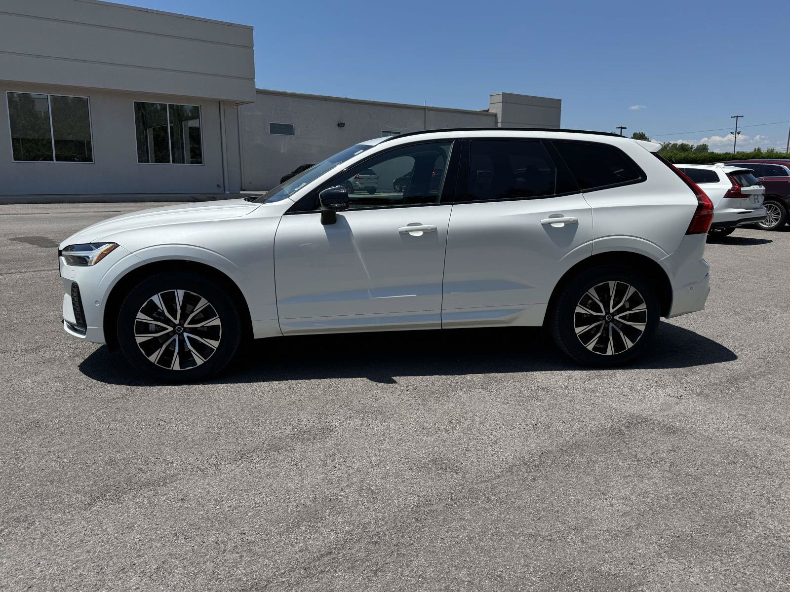 Certified 2025 Volvo XC60 B5 Plus AWD/4WD image 6