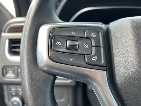 Used 2023 Chevrolet Suburban Premier AWD/4WD image 24
