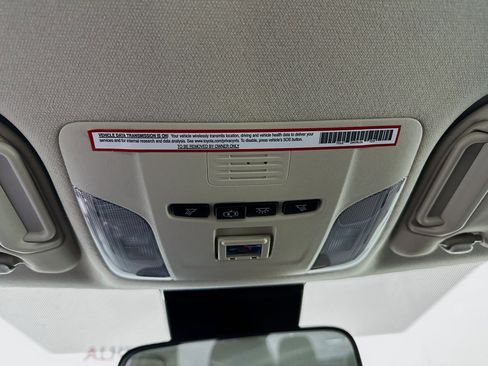 Used 2022 Toyota Corolla LE image 18