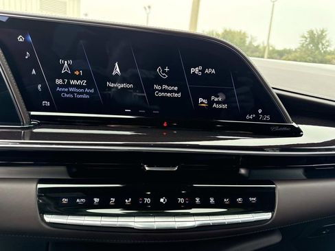 Certified 2022 Cadillac Escalade Premium Luxury Platinum w/ LPO, Radiant Package image 22