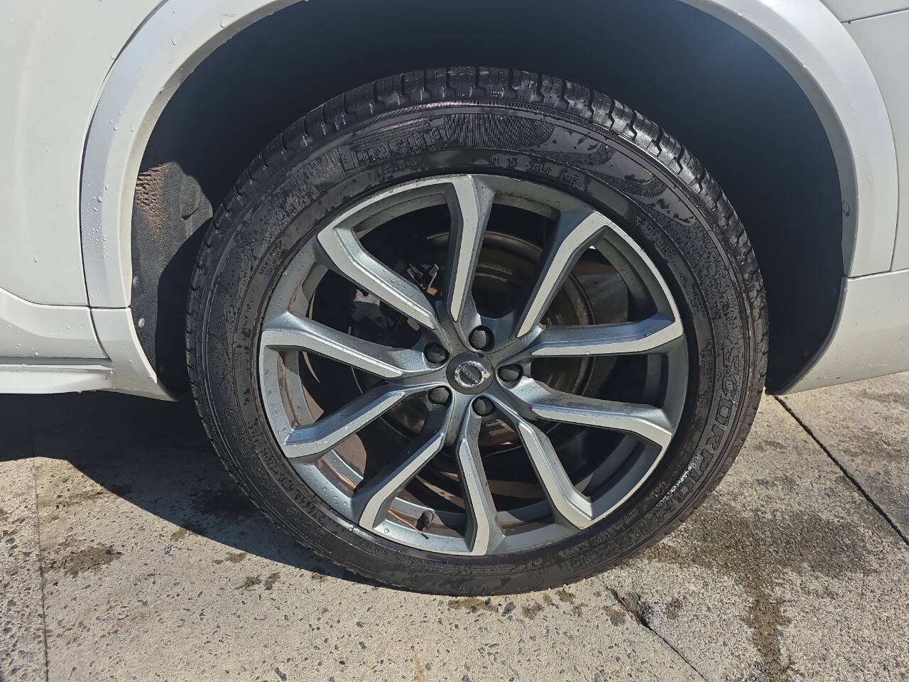 Used 2017 Volvo XC90 T6 Momentum w/ Vision Package AWD/4WD image 15