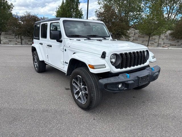 Used 2024 Jeep Wrangler Unlimited AWD/4WD image 13