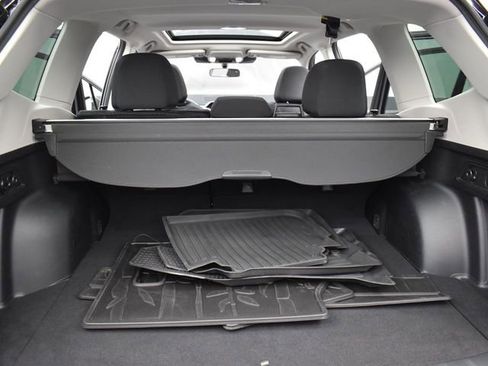 Used 2022 Subaru Forester Premium image 7