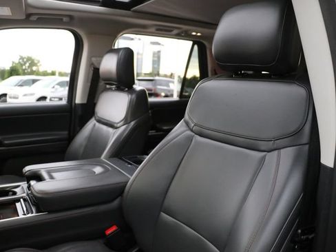 Used 2025 Ford Expedition Active RWD image 21