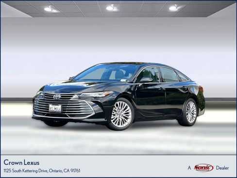 Used 2020 Toyota Avalon Limited image 1