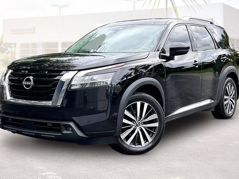 Used 2022 Nissan Pathfinder Platinum AWD/4WD image 29
