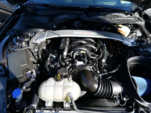 Used 2020 Ford Mustang Shelby GT350 w/ Technology Package image 51