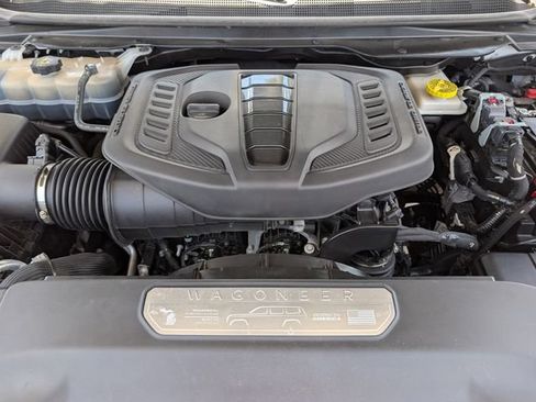 Used 2024 Jeep Wagoneer L Series II RWD image 43