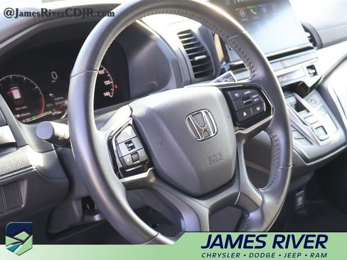 Used 2025 Honda Odyssey EX-L image 24