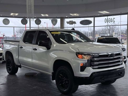 Used 2023 Chevrolet Silverado 1500 Custom Trail Boss image 1