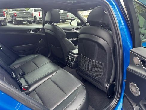 Used 2018 Kia Stinger GT1 AWD/4WD image 17