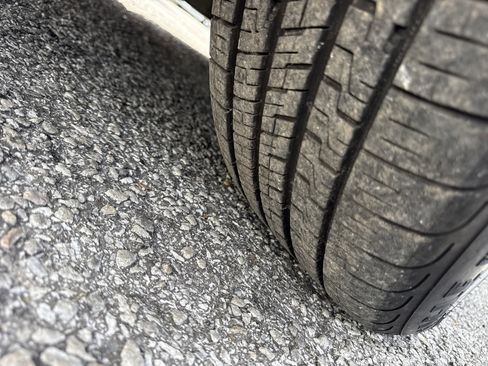 Used 2013 Dodge Challenger R/T image 32