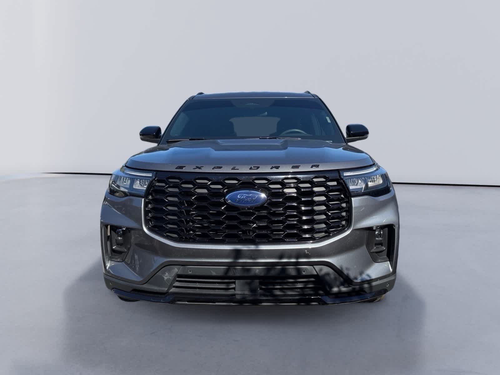 Used 2025 Ford Explorer ST-Line AWD/4WD image 2