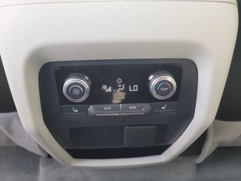 Used 2025 GMC Acadia Denali w/ LPO, Floor Liner Package FWD image 16