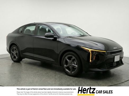 Used 2025 Kia K4 LXS image 1