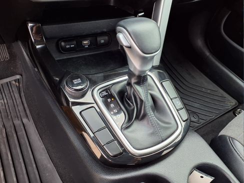 Used 2023 Kia Seltos S w/ Navigation Package image 18