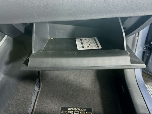 Used 2023 Toyota Corolla Cross LE FWD image 32