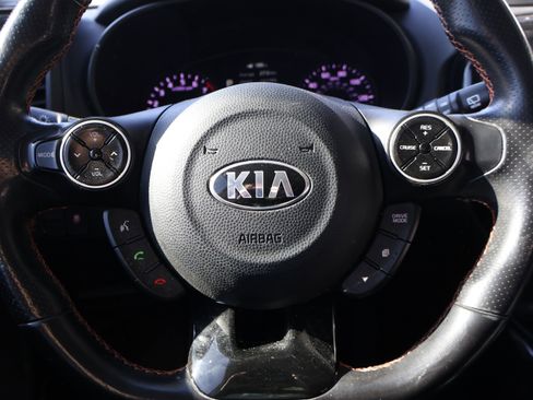 Used 2018 Kia Soul ! image 32