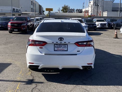 Used 2022 Toyota Camry SE image 9