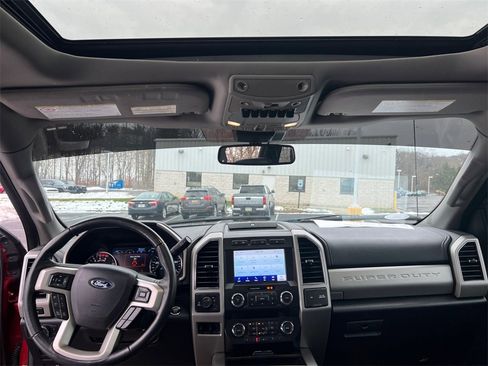 Used 2020 Ford F350 Lariat image 29