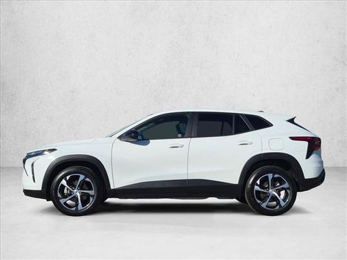 Used 2026 Chevrolet Trax RS FWD image 9
