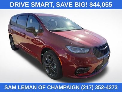 New 2026 Chrysler Pacifica Select