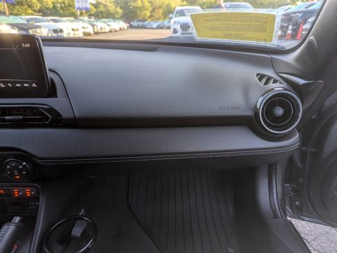 Used 2021 MAZDA MX-5 Miata RF Club image 31