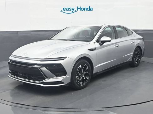Used 2025 Hyundai Sonata SEL FWD image 3