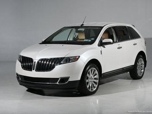 Used 2014 Lincoln MKX FWD w/ Equipment Group 101A image 4