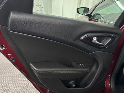 Used 2016 Chrysler 200 S w/ Navigation & Sound Group I image 31