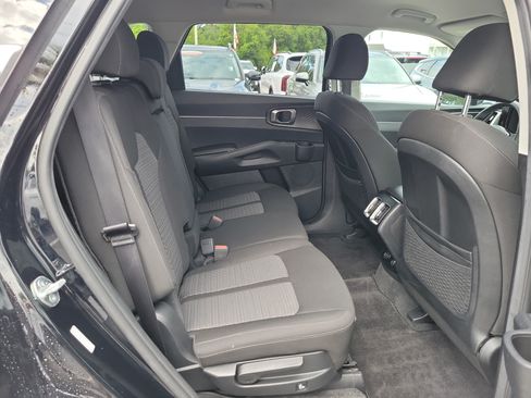 Certified 2023 Kia Sorento LX FWD image 12