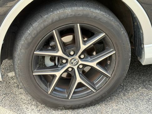Used 2016 Toyota RAV4 SE FWD image 10