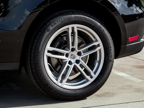 Used 2025 Porsche Macan AWD/4WD image 68