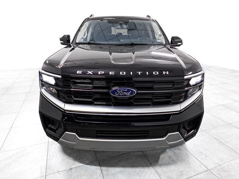 Certified 2025 Ford Expedition Platinum AWD/4WD image 4
